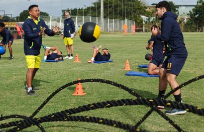 Delfín SC realizó trabajos de fuerza y potencia. FOTO: Delfín SC.