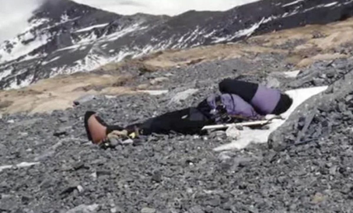 Francys Arsentiev, conocida como la "Bella Durmiente" del Monte Everest, falleció el 24 de mayo de 1998