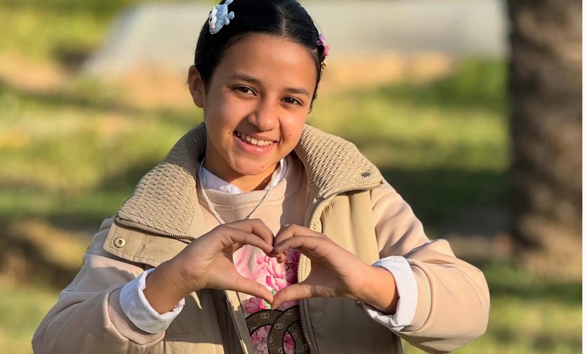 Ha muerto en un ataque israelí Yaqeen Hammad, la niña influencer que ayudaba a sobrevivir en Gaza.