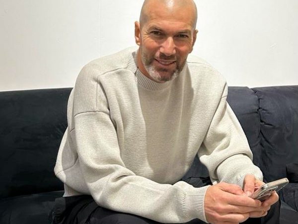 Zinedine Zidane apunta al banquillo de Francia tras la salida de Deschamps