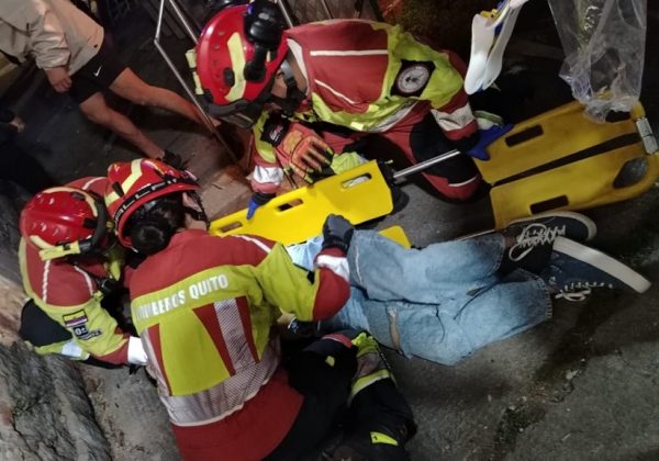 Bomberos atienden accidente en parque mecánico en La Vicentina; investigan causas