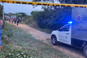 Violento ataque en una casa deja dos muertos: víctimas tenían antecedentes penales