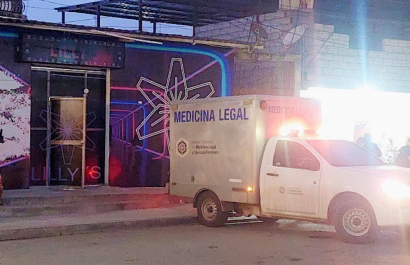 Policía investiga asesinato de trabajadora en local nocturno de La Libertad