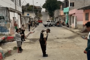 Un violento ataque en sector El Hueco del barrio La Paz de Manta deja dos hombres y una mujer heridos