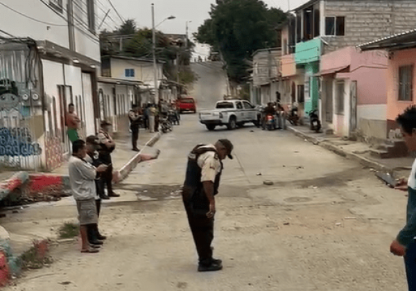 Un violento ataque en sector El Hueco del barrio La Paz de Manta deja dos hombres y una mujer heridos