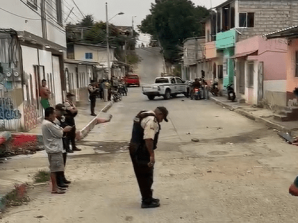 Un violento ataque en sector El Hueco del barrio La Paz de Manta deja dos hombres y una mujer heridos