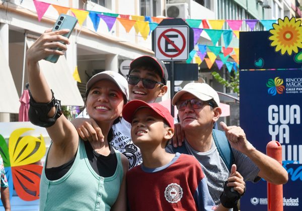 Por el Día del Padre la Ruta Centro peatonalizó calles emblemáticas de Guayaquil .