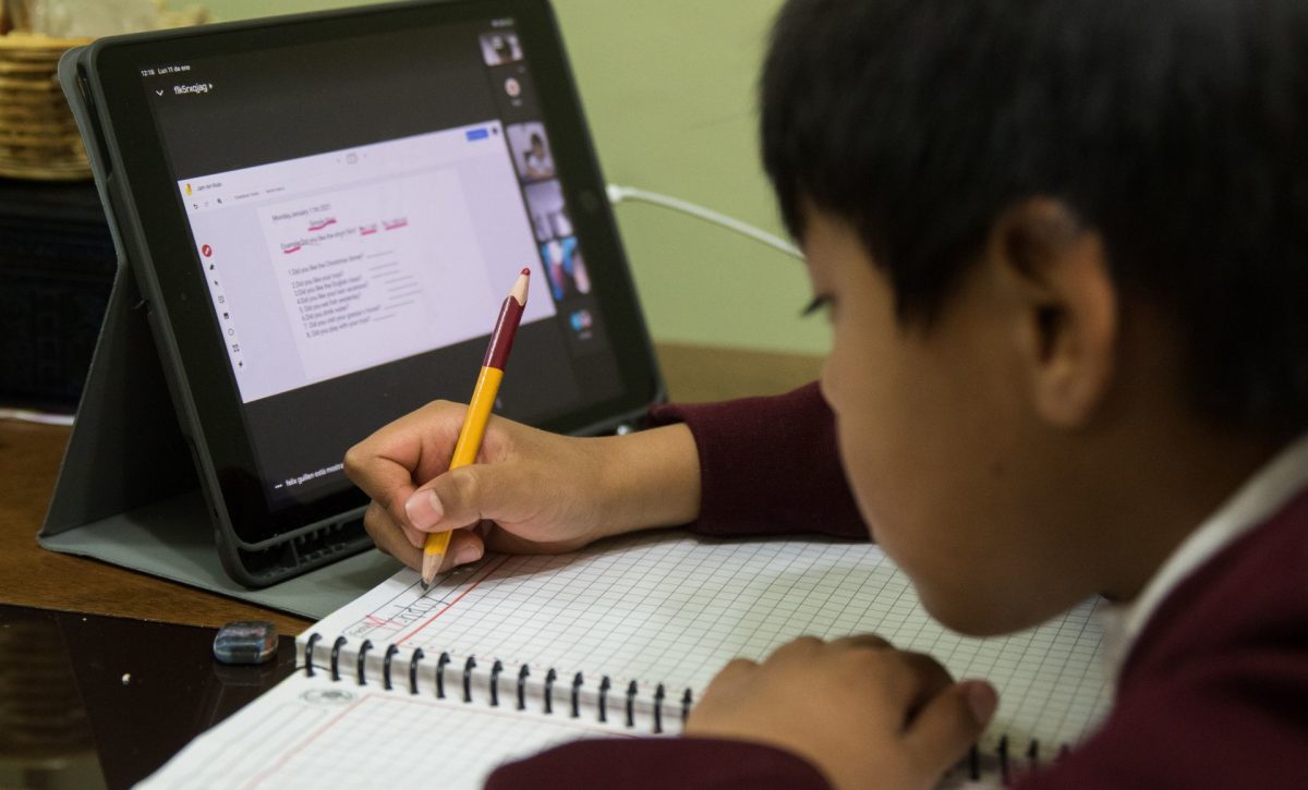 Más de 25 millones de alumnos de educación básica regresaron a clases virtuales.