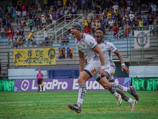 El defensa argentino, Mateo Burdisso, fue escogido como la figura del partido por segunda vez consecutiva.