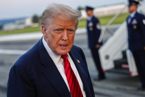 Trump propone medida para retirar a la población sin techo de Washington D.C.