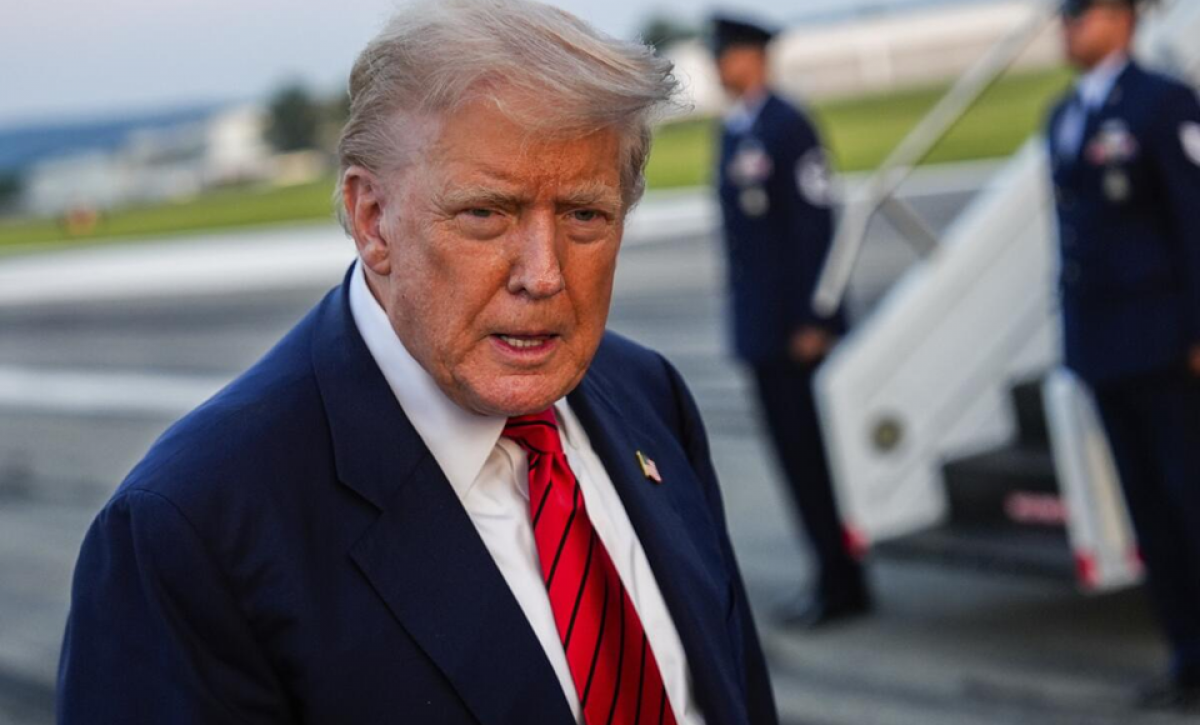 Trump propone medida para retirar a la población sin techo de Washington D.C.