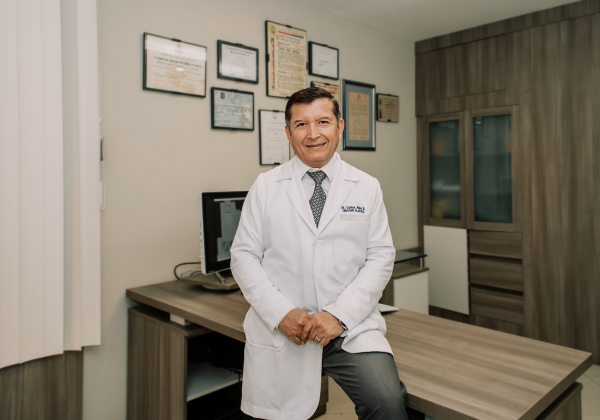 Carlos Alba Barreiro, el cirujano que transformó vidas en El Oro muere tras complicaciones de salud