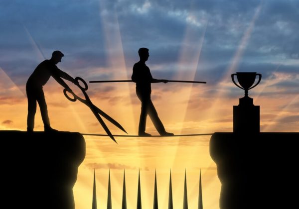 La envidia es un fenómeno social que afecta la convivencia y el bienestar emocional