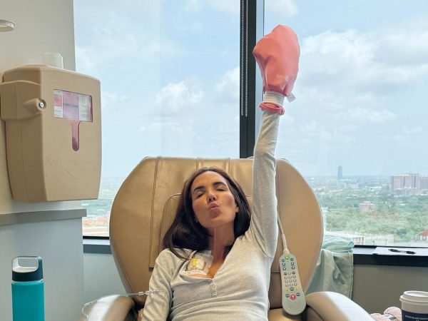 La atleta y excomunicadora María Teresa Guerrero inició su tratamiento oncológico.
