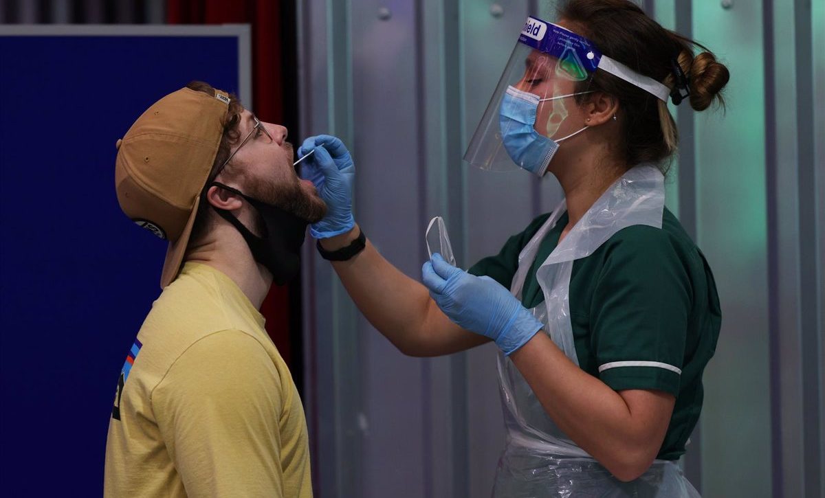 Coronavirus.- La pandemia de coronavirus deja más de 570.000 casos y 9.400 muertos en el mundo durante el último día