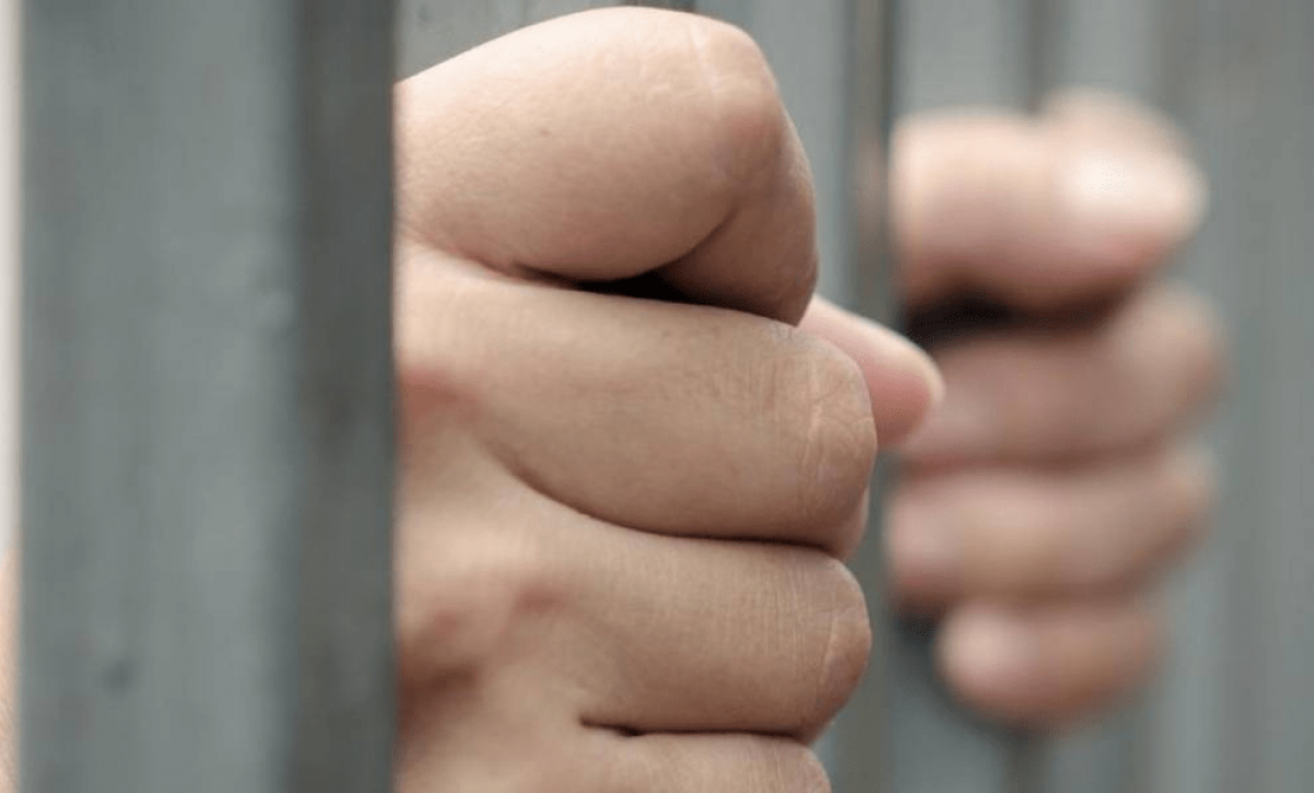 Hermanos abusaron de una niña con discapacidad y pasarán 13 años en prisión