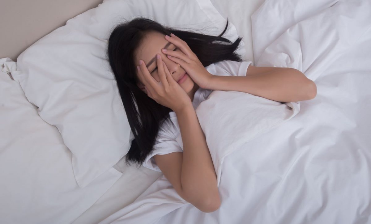 ¿No logras dormir? Consejos de una experta para calmar la mente y mejorar tu sueño