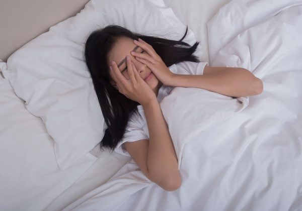 ¿No logras dormir? Consejos de una experta para calmar la mente y mejorar tu sueño