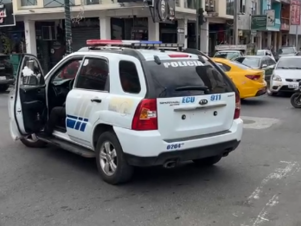 Retiró dinero del banco y lo balearon: así fue el asalto en pleno centro de Manta