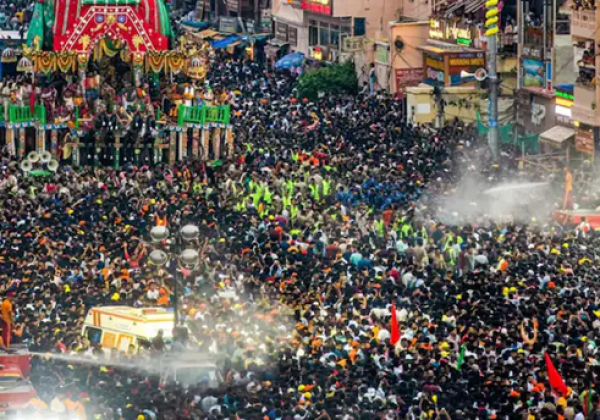 India: estampida humana durante ceremonia en templo de Puri deja víctimas fatales