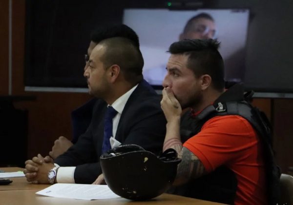 Daniel Salcedo (d) durante una de las audiencias. FOTO: API.