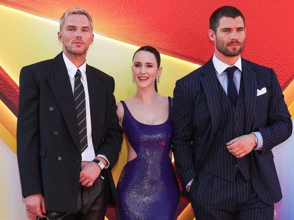 El actor Nicholas Hoult junto a los protagonistas de Superman, David Corenswet y Rachel Brosnahan. FOTO: nicholashoult (Instagram).