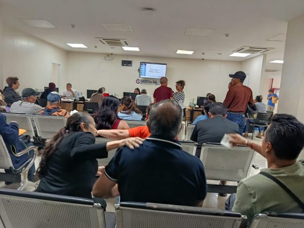 Cerca de 270 usuarios llegan cada día al área de servicio al cliente de Cnel.