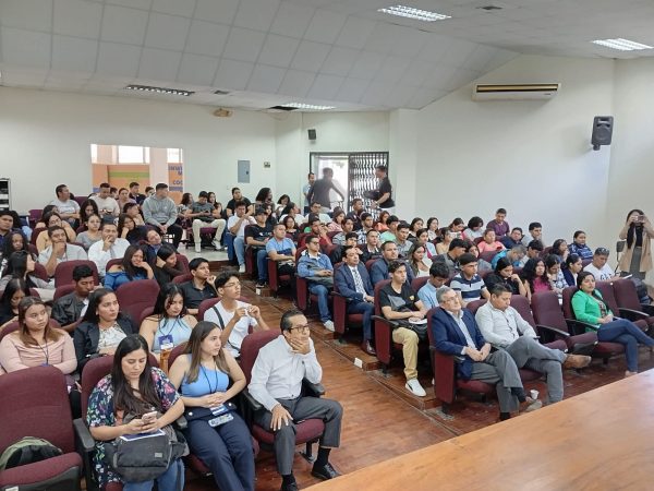El Encuentro de Investigadores de Economía abordó diversas problemáticas y perspectivas de la economía ecuatoriana y global.