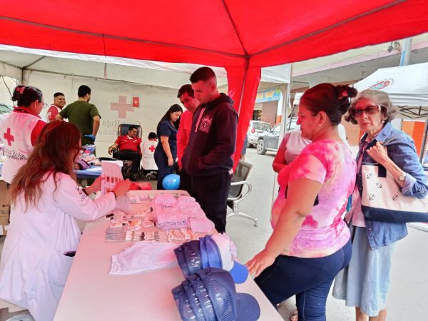 El Cuerpo de Bomberos de Manta conmemora 135 años con la Feria de la Salud.