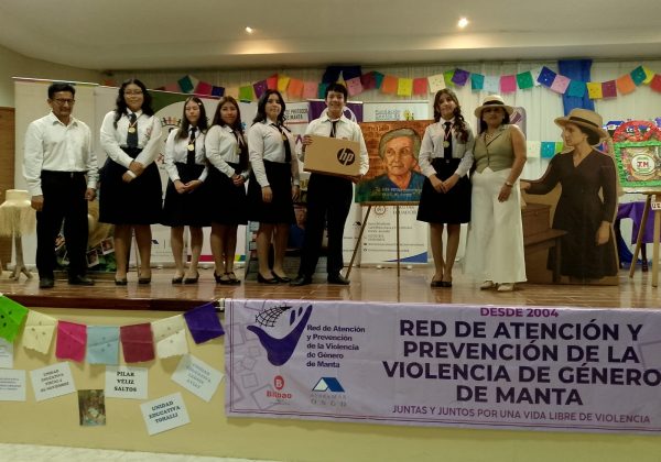 Los ganadores recibieron reconocimientos por su creatividad y compromiso.