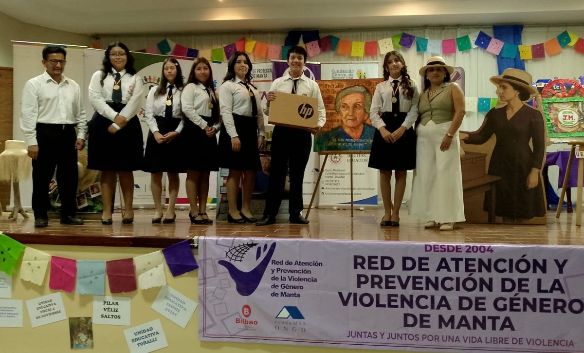 Los ganadores recibieron reconocimientos por su creatividad y compromiso.