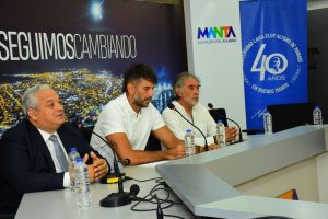 Autoridades durante la rueda de prensa en el Salón de la Ciudad, dando detalles de la feria internacional de turismo.
