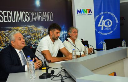 Autoridades durante la rueda de prensa en el Salón de la Ciudad, dando detalles de la feria internacional de turismo.