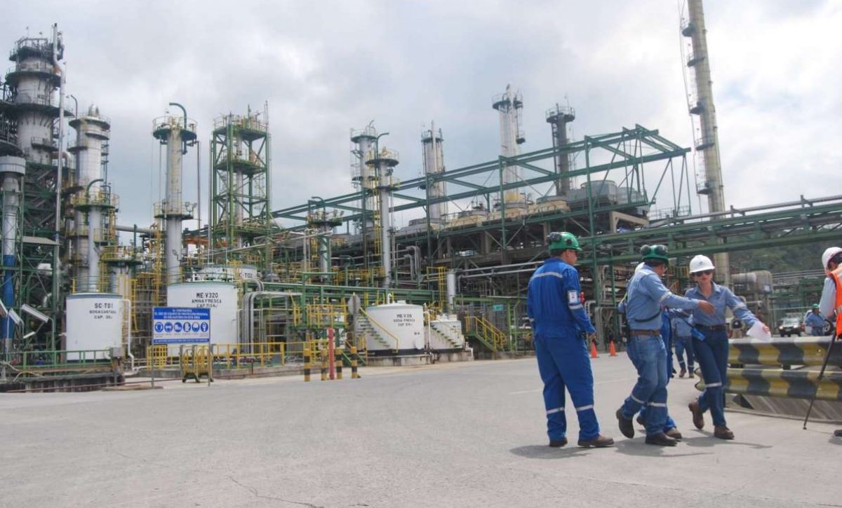 los-trabajos-iniciales-de-mantenimiento-en-la-refineria-de-esmeraldas-concluyeron-hoy-imagen-1-_2019035053232-1200x800-1