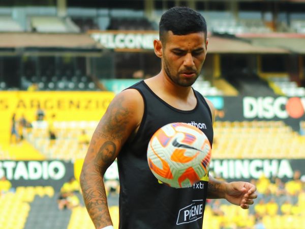 Marcos Acosta será baja en el Manta FC ante El Nacional.