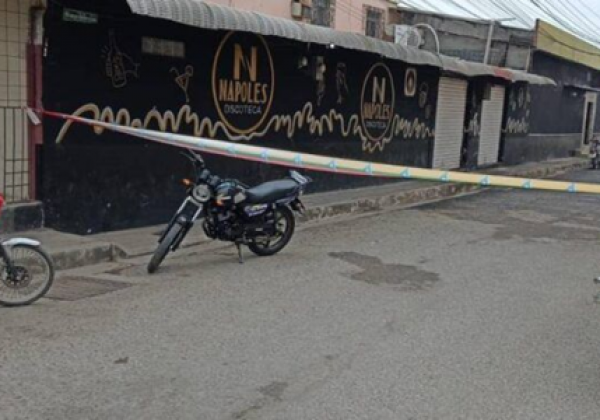 Ocho personas mueren en ataque armado frente a discoteca en Santa Lucía