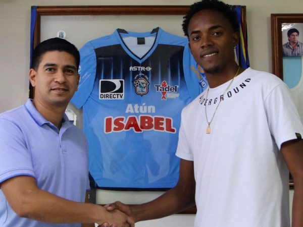 Alexander Medina, nuevo jugador del Manta FC.