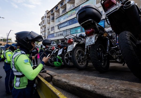 En 2023, la ATM reportó la retención de 1,200 vehículos en la Bahía por infracciones similares,