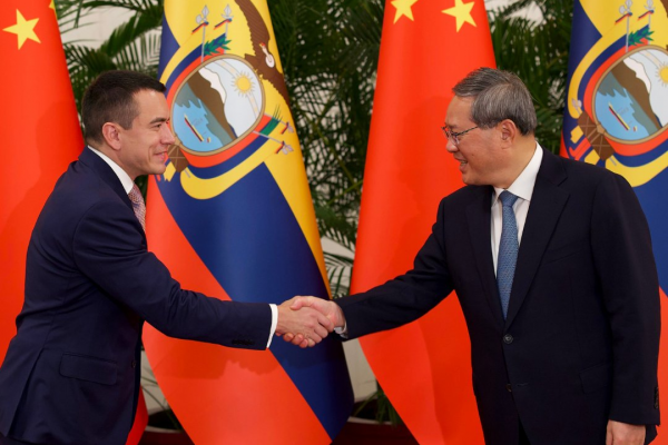 Noboa y Li Qiang estrechan lazos en Beijing con enfoque en obra pública y energía