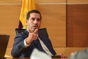 El ministro de Obras Públicas, Roberto Luque.