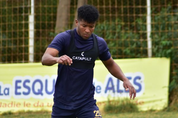 Edilson Cabezas, nuevo jugador de Delfín SC.
