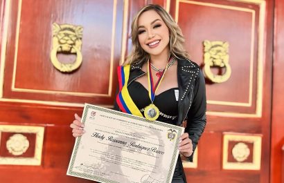 Rossanna brilla en Colombia: Artista ecuatoriana fue condecorada con el prestigioso premio Diana Turbay