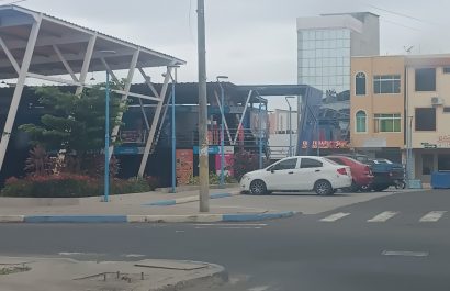 El robo sistemático de cables en la plaza Tarqui de Manta deja zonas sin luz, afecta al comercio y provoca pérdidas económicas.