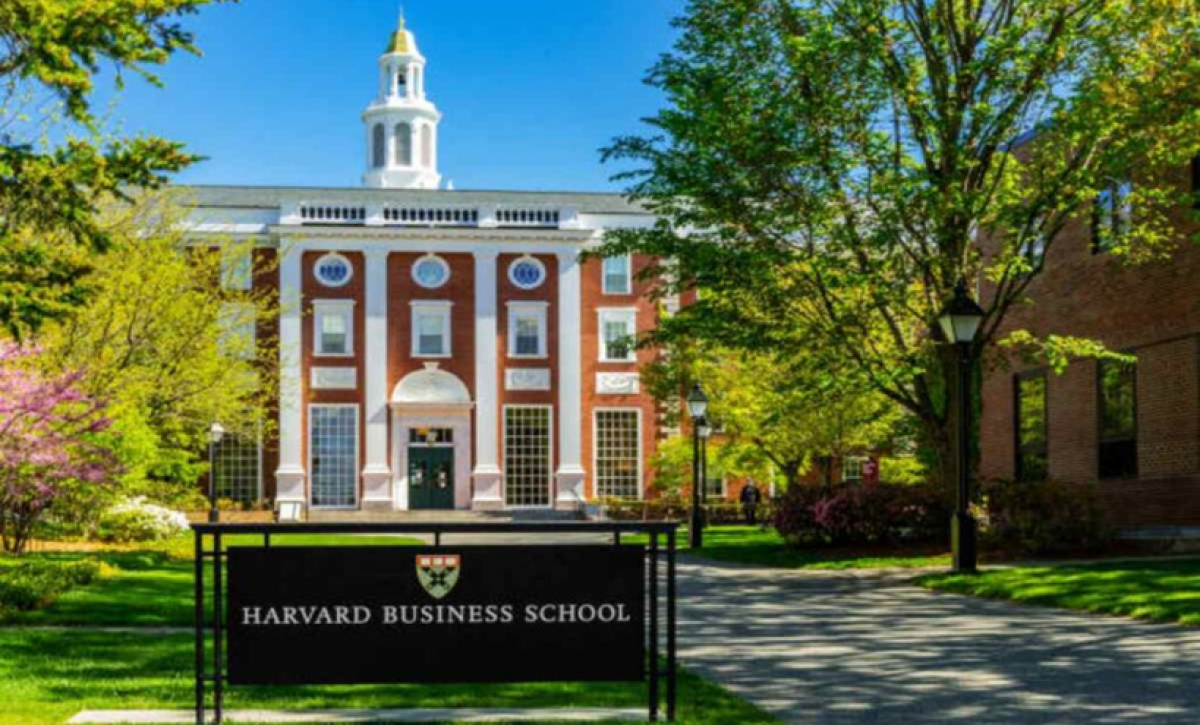 Harvard se enfrenta a Trump: demanda por expulsión de estudiantes extranjeros