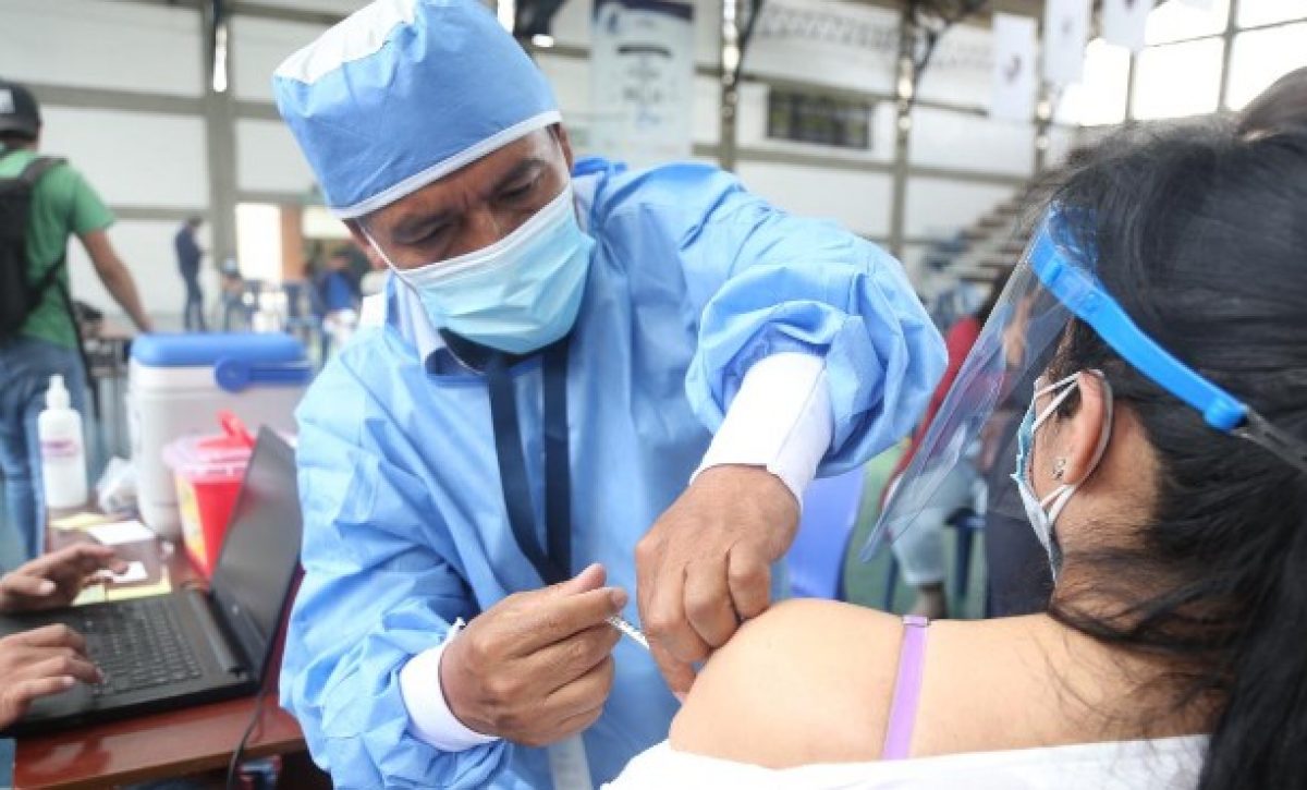 vacunacion-covid19-Ecuador3