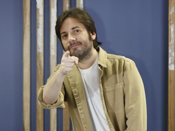 ¡Víctor Aráuz confiesa quién le pegó y por qué no respondió!