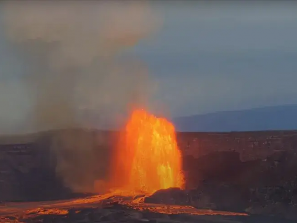 Kilauea registra nueva actividad eruptiva en el cráter Halemaumau
