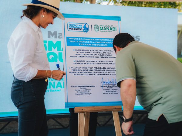 Convenio impulsa nuevos corredores viales entre Guayas y Manabí.