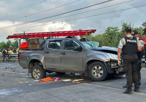 ¿Cómo fue el accidente en la vía Pedernales-El Carmen, provincia de Manabí, que cobró la vida de tres hermanos