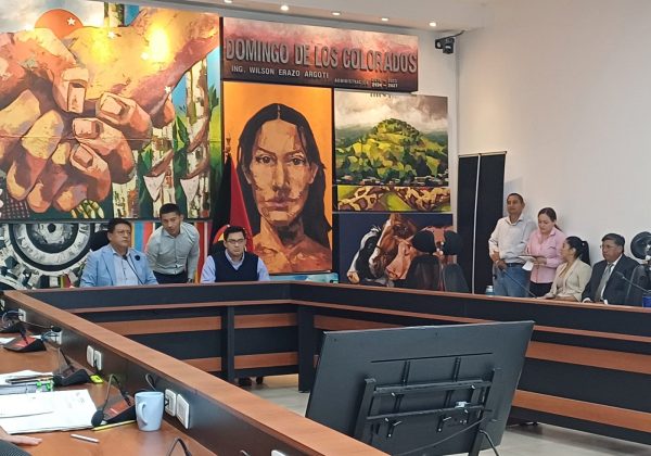 ¿Persecución o control laboral? La polémica que dividió al Concejo Municipal de Santo Domingo